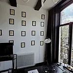 Joyjoyjoy The Black Beauty Ecolicious In A Canal House With French Balcony With View On The Canals 4*