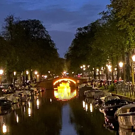 Joyjoyjoy The Black Beauty Ecolicious In A Canal House With French Balcony With View On The Canals Penzion Amsterdam