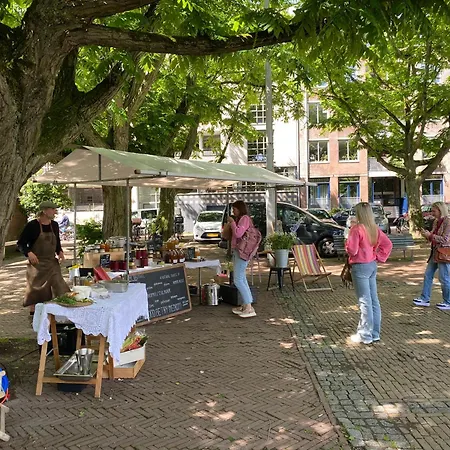 Penzion Joyjoyjoy The Black Beauty Ecolicious In A Canal House With French Balcony With View On The Canals Amsterdam