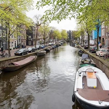 Penzion Joyjoyjoy The Black Beauty Ecolicious In A Canal House With French Balcony With View On The Canals 4*