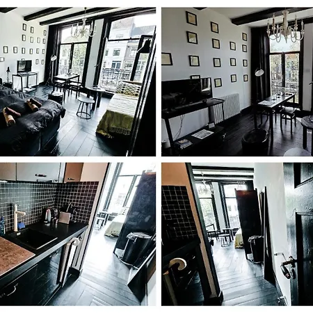 게스트하우스 Joyjoyjoy The Black Beauty Ecolicious In A Canal House With French Balcony With View On The Canals