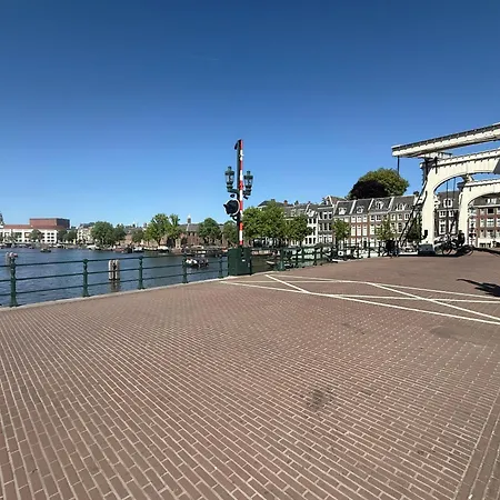 Joyjoyjoy The Black Beauty Ecolicious In A Canal House With French Balcony With View On The Canals 4* أمستردام