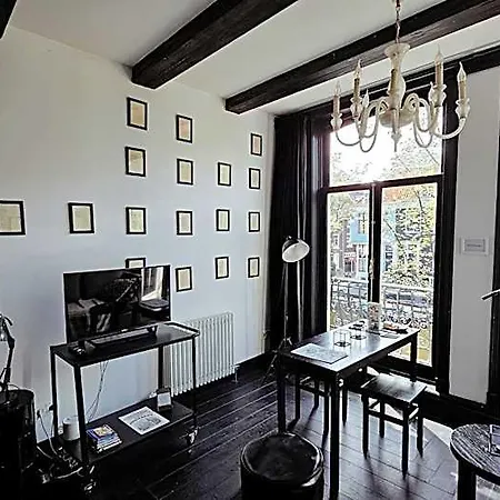 Guest house Joyjoyjoy The Black Beauty Ecolicious In A Canal House With French Balcony With View On The Canals 4*