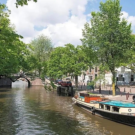 Joyjoyjoy The Black Beauty Ecolicious In A Canal House With French Balcony With View On The Canals Guest house Amsterdam