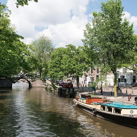 Joyjoyjoy The Black Beauty Ecolicious In A Canal House With French Balcony With View On The Canals 4* أمستردام