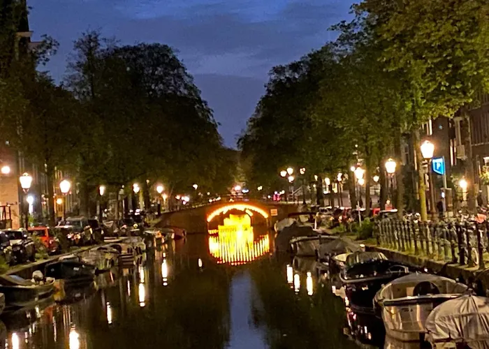 Joyjoyjoy The Black Beauty Ecolicious In A Canal House With French Balcony With View On The Canals Pensjonat Amsterdam