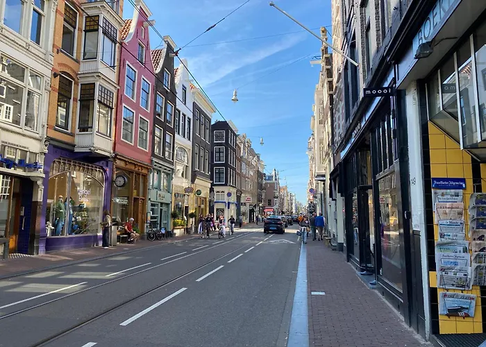 Joyjoyjoy The Black Beauty Ecolicious In A Canal House With French Balcony With View On The Canals 4* Amsterdam