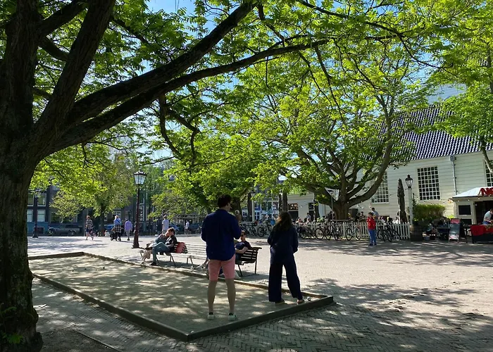 Pensjonat Joyjoyjoy The Black Beauty Ecolicious In A Canal House With French Balcony With View On The Canals