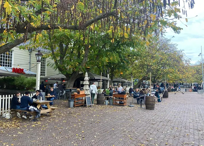 Pensjonat Joyjoyjoy The Black Beauty Ecolicious In A Canal House With French Balcony With View On The Canals Amsterdam