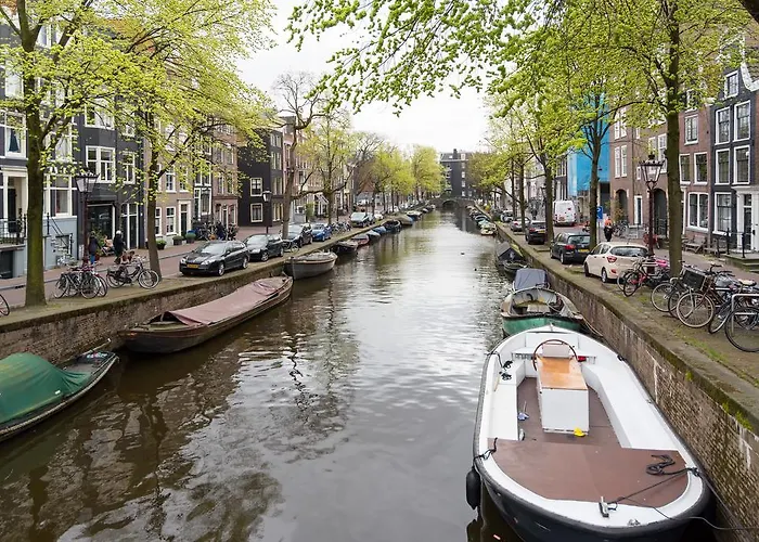 Pensjonat Joyjoyjoy The Black Beauty Ecolicious In A Canal House With French Balcony With View On The Canals 4*