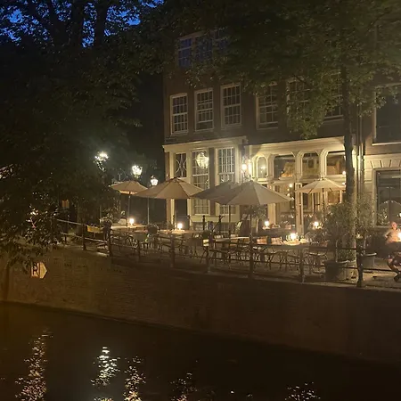Joyjoyjoy The Black Beauty Ecolicious In A Canal House With French Balcony With View On The Canals 4* Amsterdam