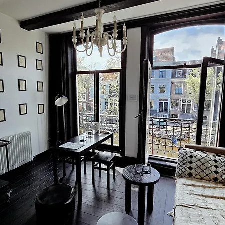 Bed & Breakfast The Black Beauty Private With Canal View From 1799 Amsterdam