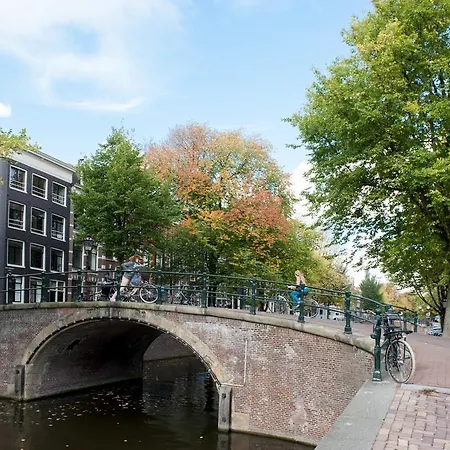 The Black Beauty Private With Canal View From 1799 2*